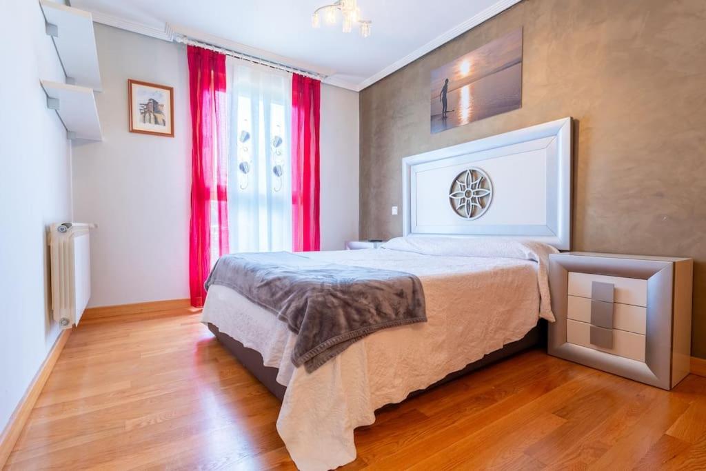 Apartamento En El Corazon De La Ciudad Con Parking Santander Eksteriør billede