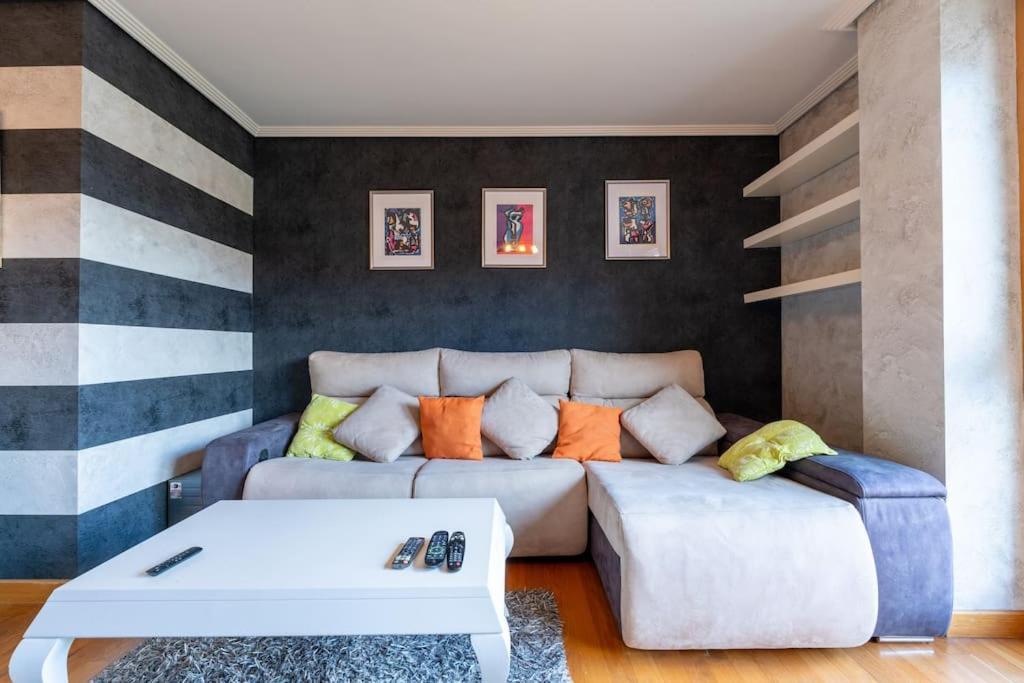 Apartamento En El Corazon De La Ciudad Con Parking Santander Eksteriør billede