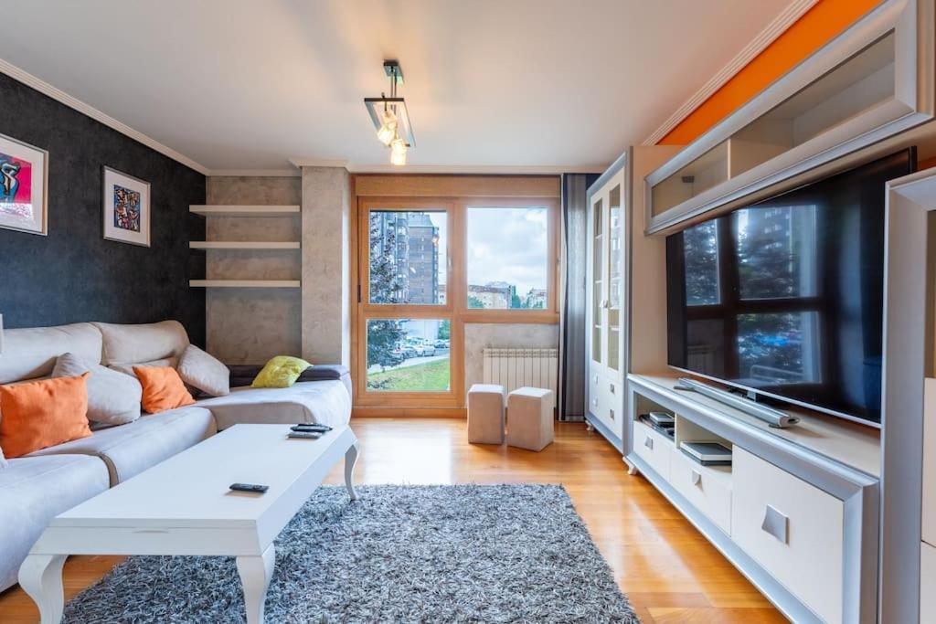 Apartamento En El Corazon De La Ciudad Con Parking Santander Eksteriør billede